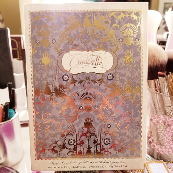 Disney Cinderella Storybook Pallet - Picture 8 of 8